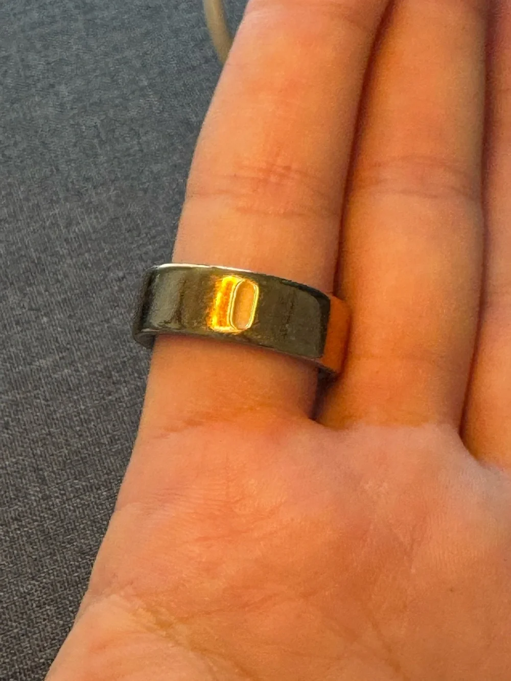 Magnetic Charging Dock for Wearable Ring - Silver